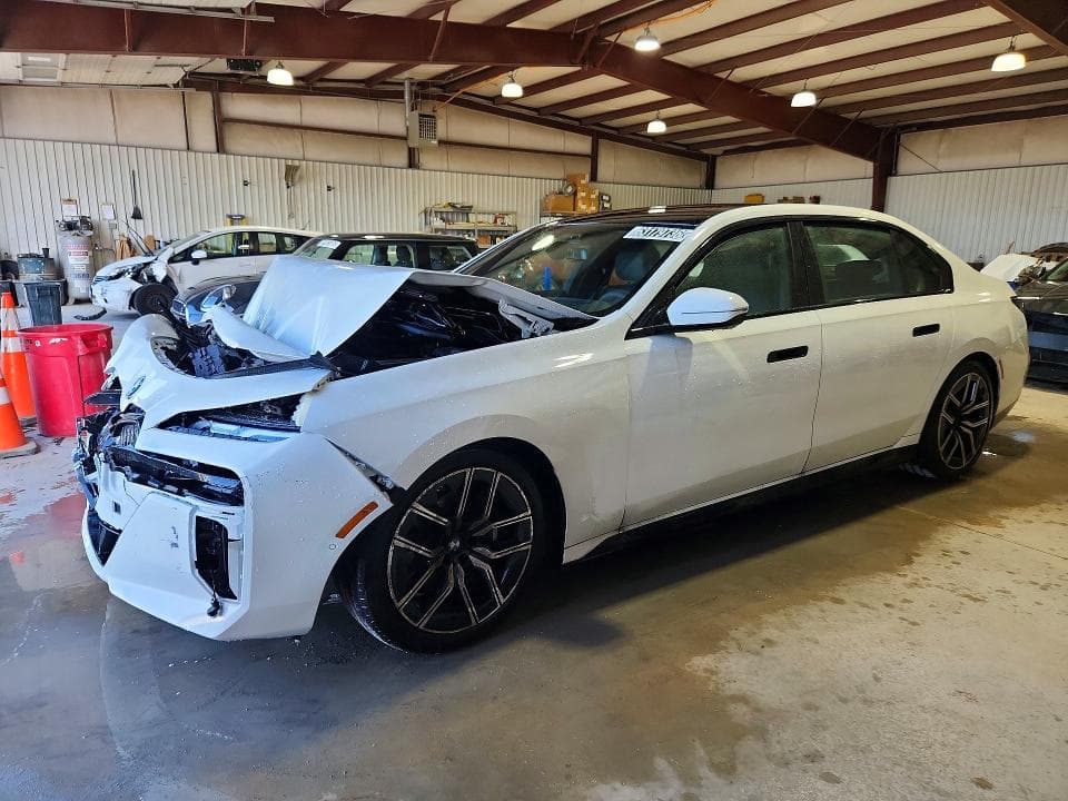 2026 BMW 740 XI
