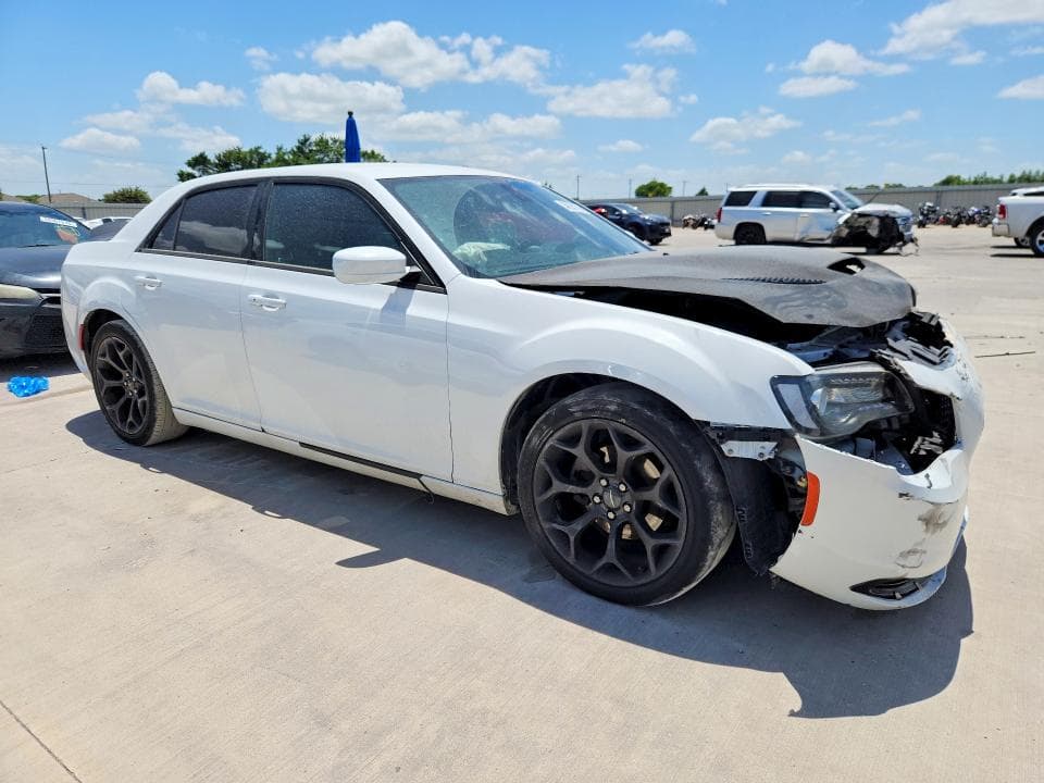 2019 CHRYSLER 300 S 4