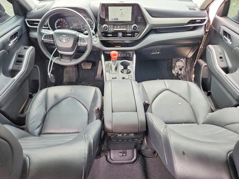 2024 TOYOTA HIGHLANDER XLE 8