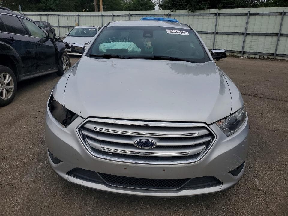 2018 FORD TAURUS LIMITED 5