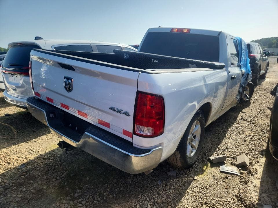 2023 RAM 1500 CLASSIC TRADESMAN 3
