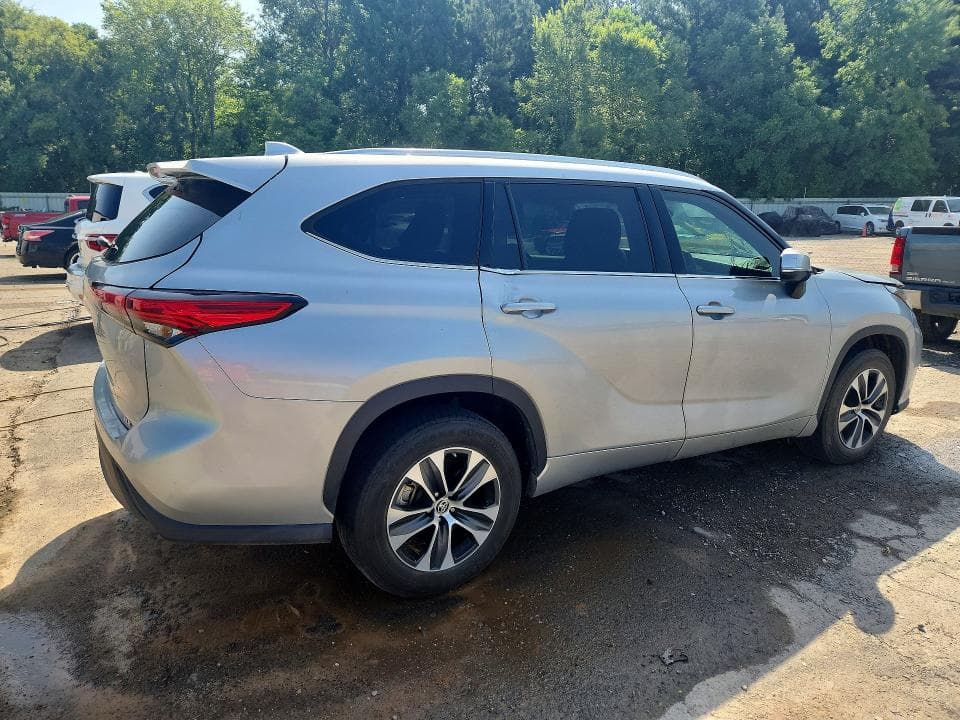2020 TOYOTA HIGHLANDER XLE 3
