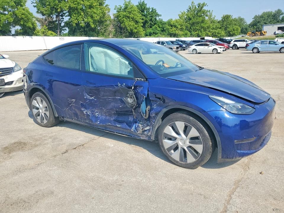 2023 TESLA MODEL Y 4