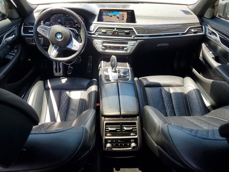 2022 BMW 750 XI 8