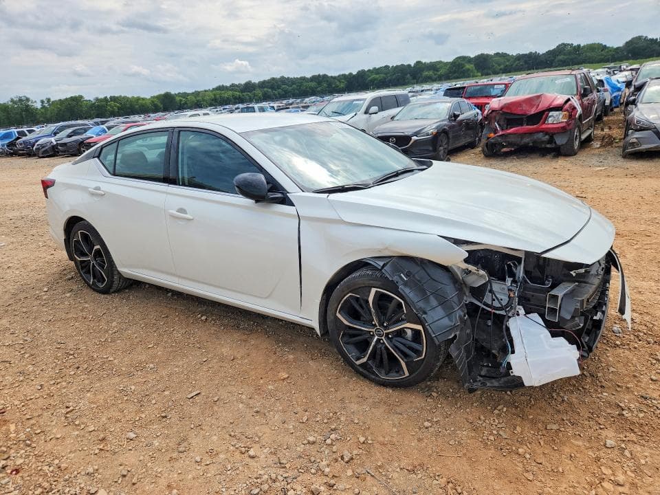 2024 NISSAN ALTIMA SR 4