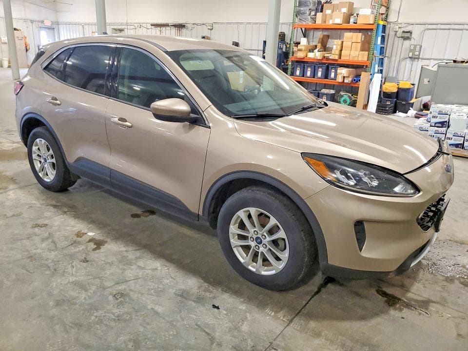 2020 FORD ESCAPE SE 4