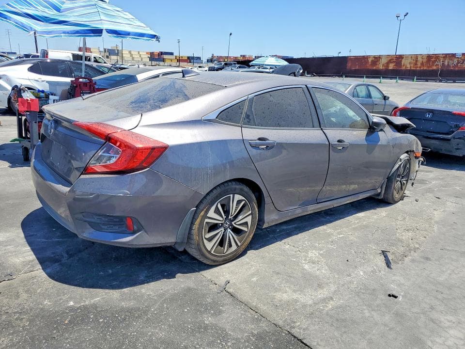 2017 HONDA CIVIC EX 3