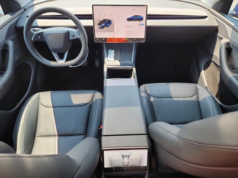 2026 TESLA MODEL Y 8