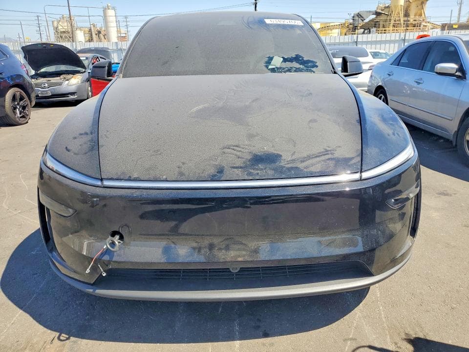 2026 TESLA MODEL Y 5
