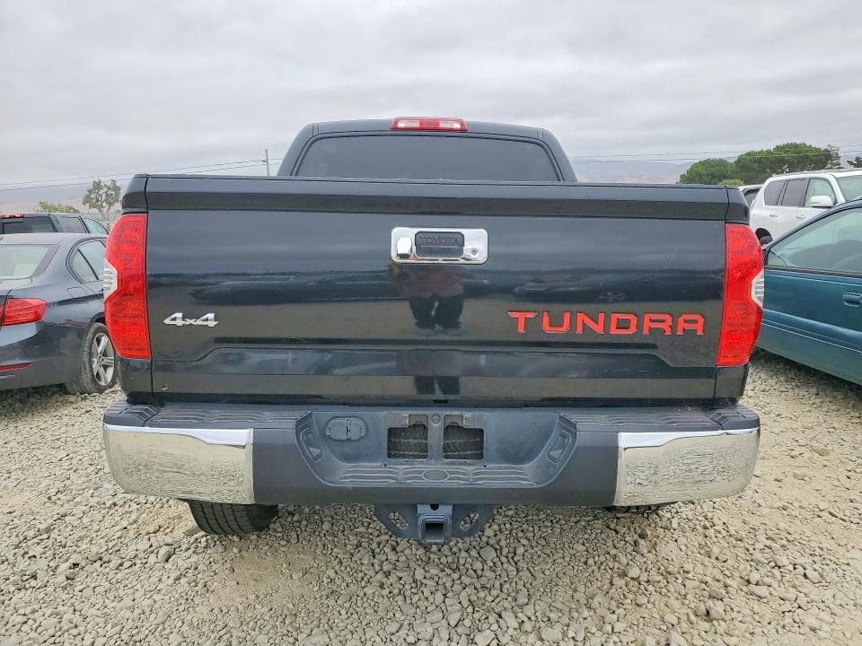 2017 TOYOTA TUNDRA SR5 6