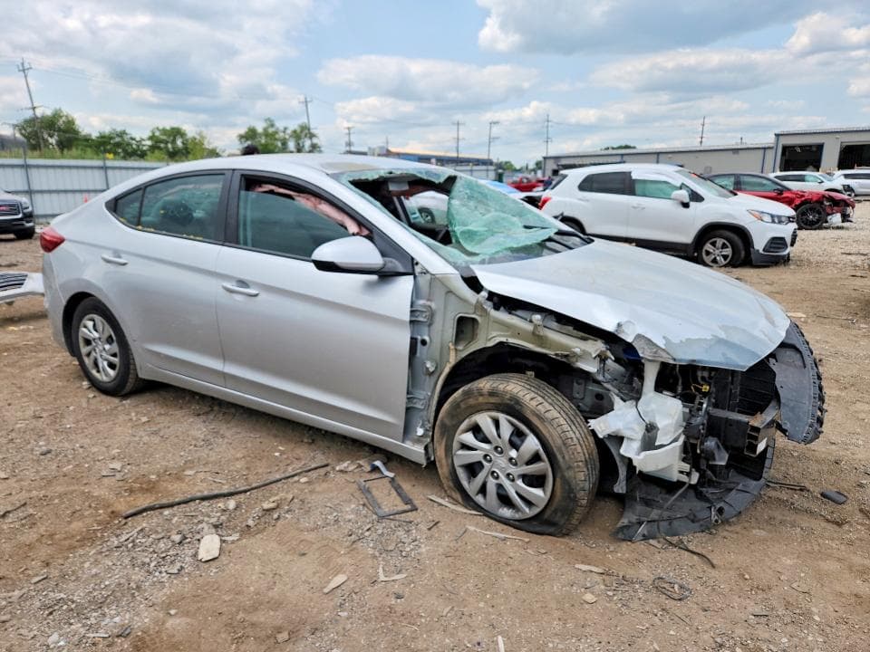2017 HYUNDAI ELANTRA SE 4