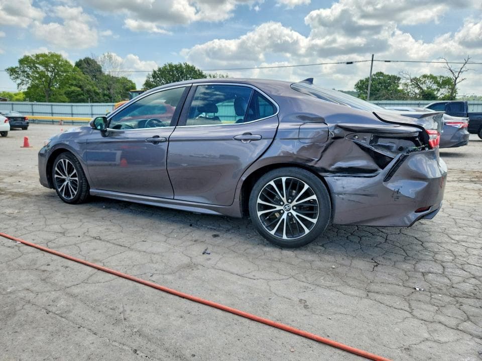 2020 TOYOTA CAMRY SE 2