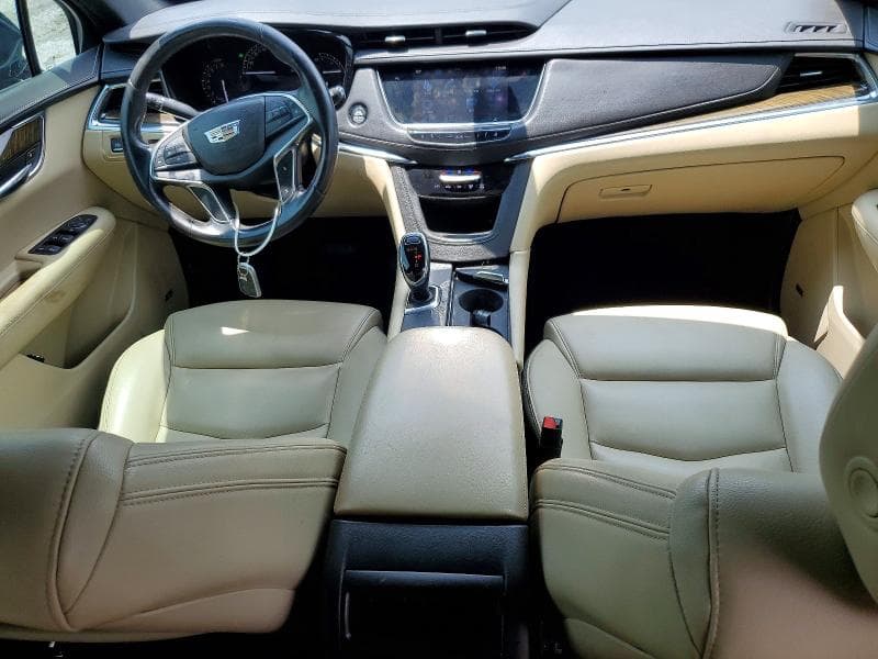 2017 CADILLAC XT5 8
