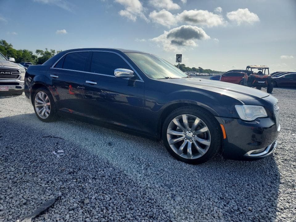 2018 CHRYSLER 300 LIMITED 4