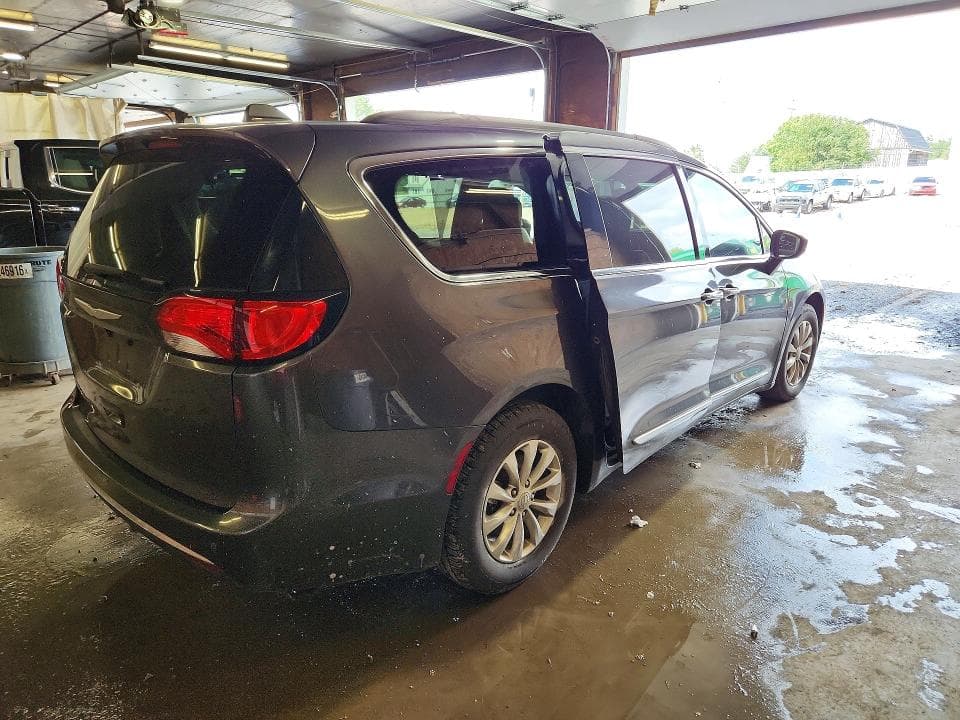 2017 CHRYSLER PACIFICA TOURING L 3