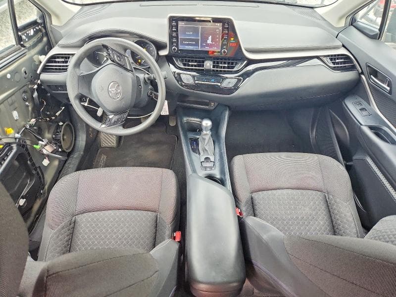 2021 TOYOTA C-HR LE 8