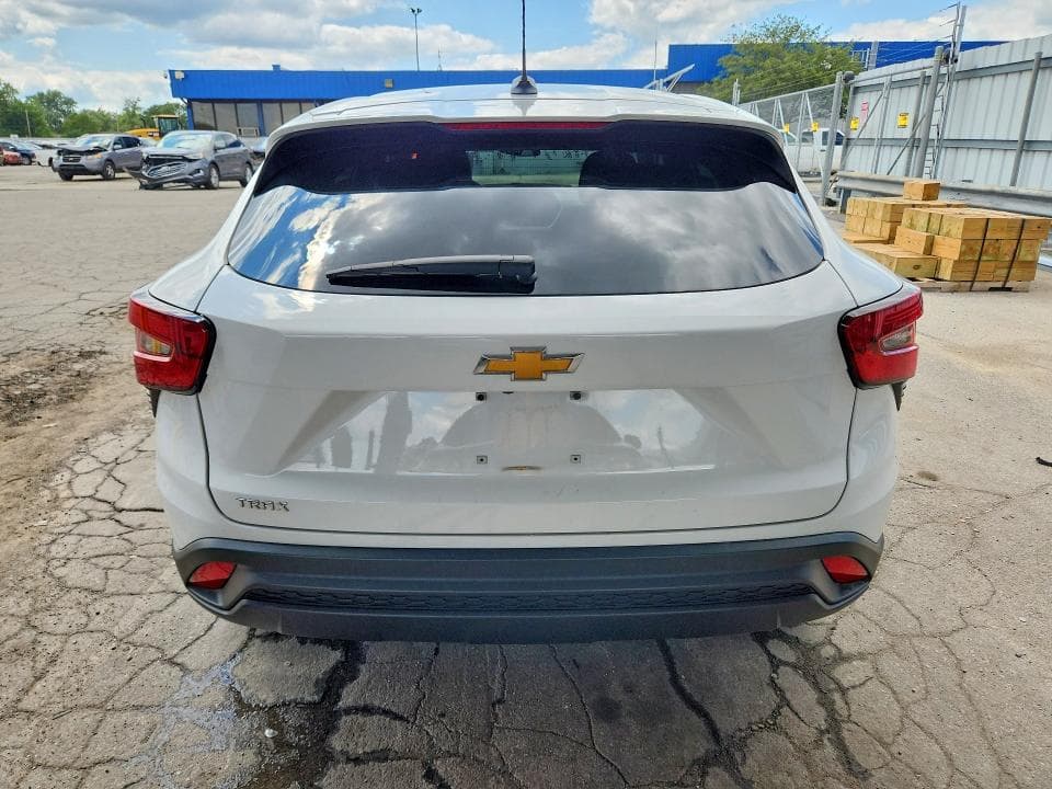 2024 CHEVROLET TRAX LS 6