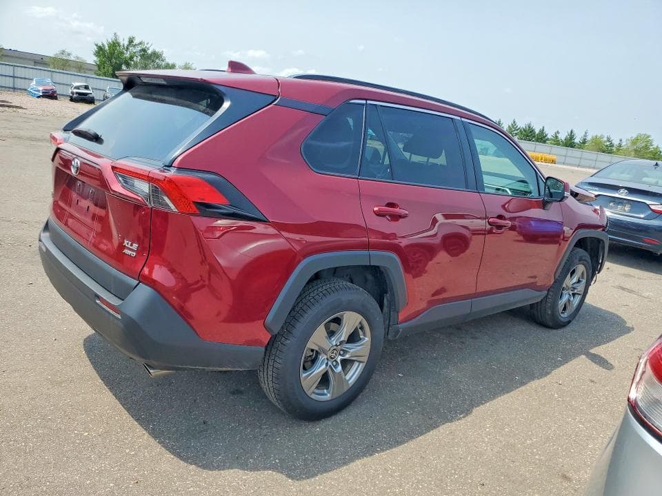 2023 TOYOTA RAV4 XLE 3