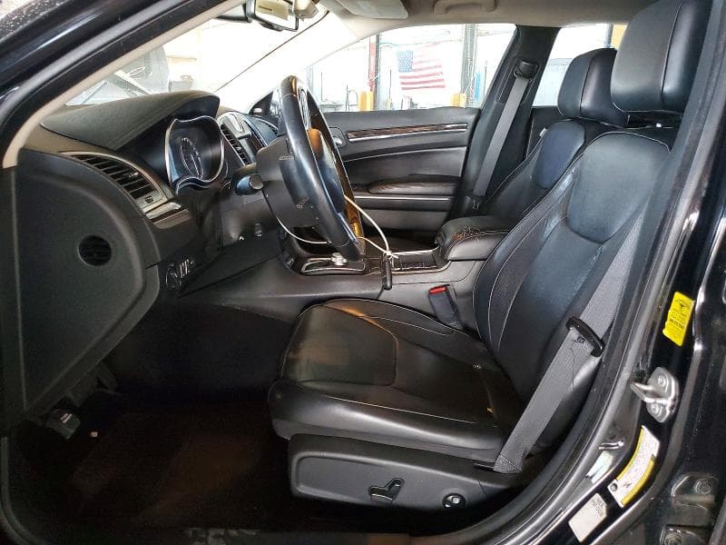 2018 CHRYSLER 300 LIMITED 7