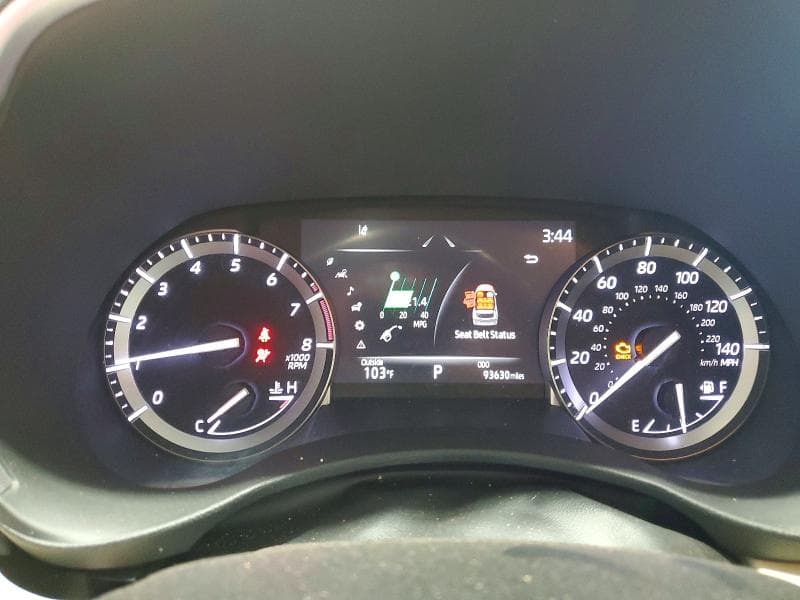 2022 TOYOTA HIGHLANDER XLE 9