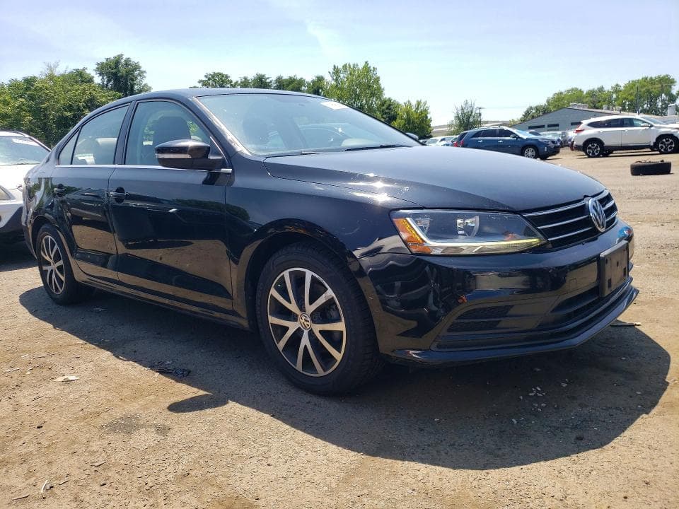 2017 VOLKSWAGEN JETTA SE 4