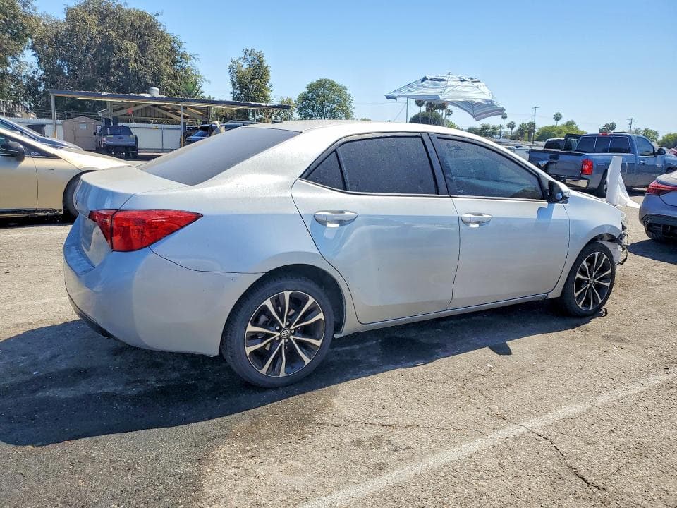 2017 TOYOTA COROLLA SE 3