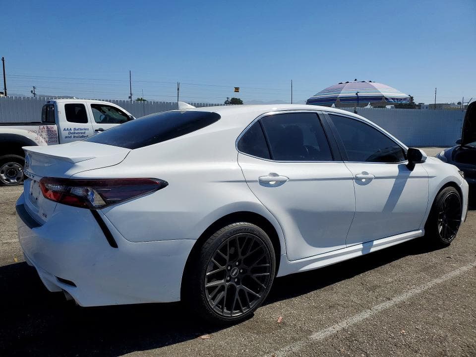 2022 TOYOTA CAMRY SE 3