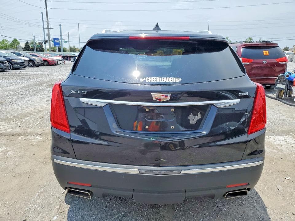 2017 CADILLAC XT5 6