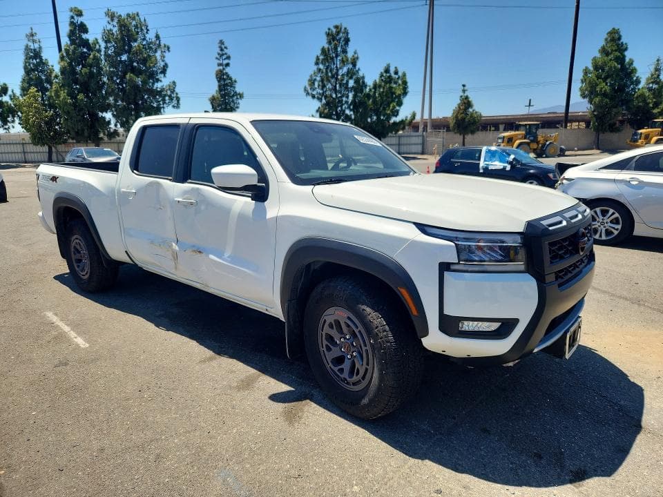 2025 NISSAN FRONTIER PRO-4X 4