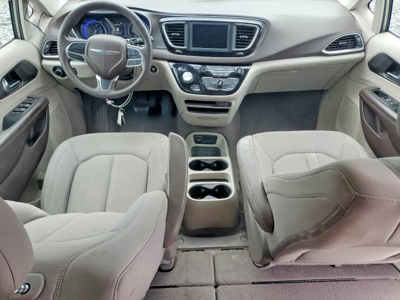 2019 CHRYSLER PACIFICA LX 8