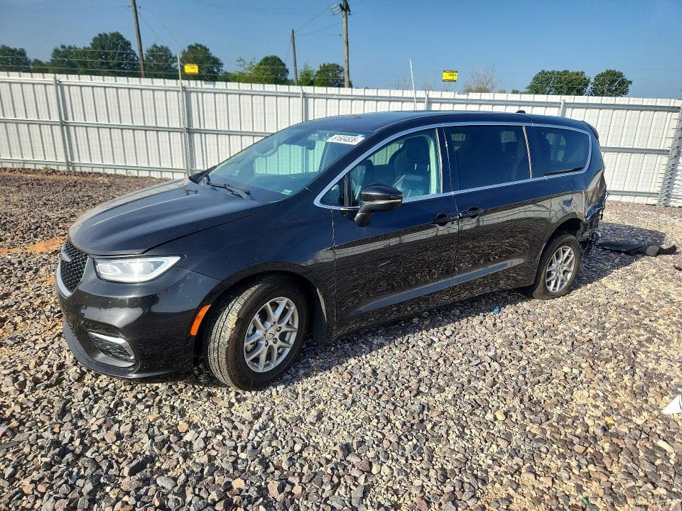 2023 CHRYSLER PACIFICA - 1