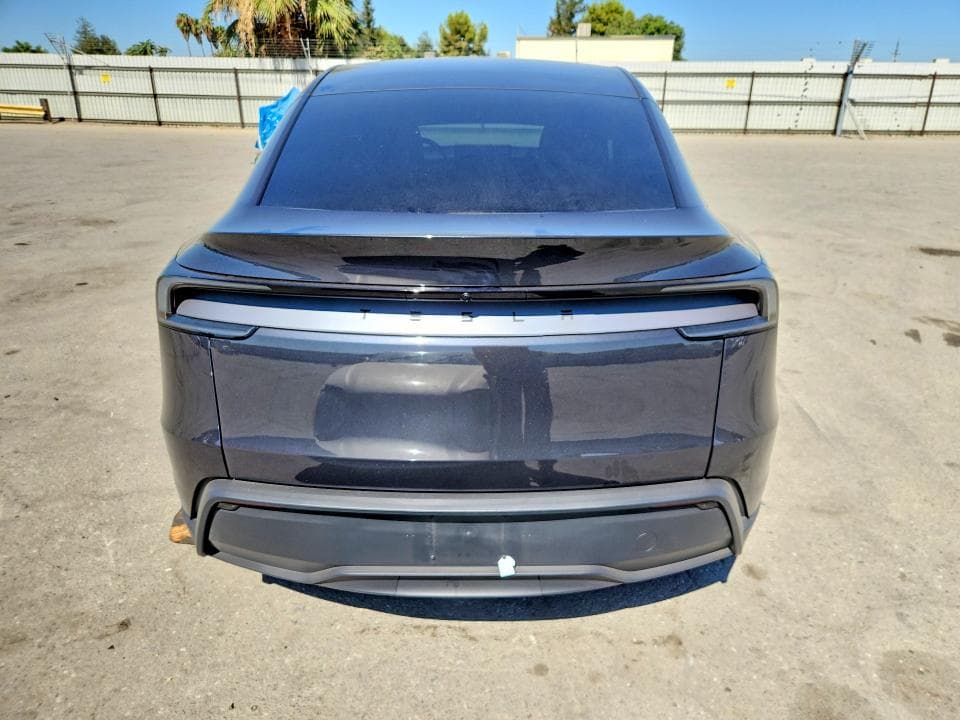 2026 TESLA MODEL Y 6