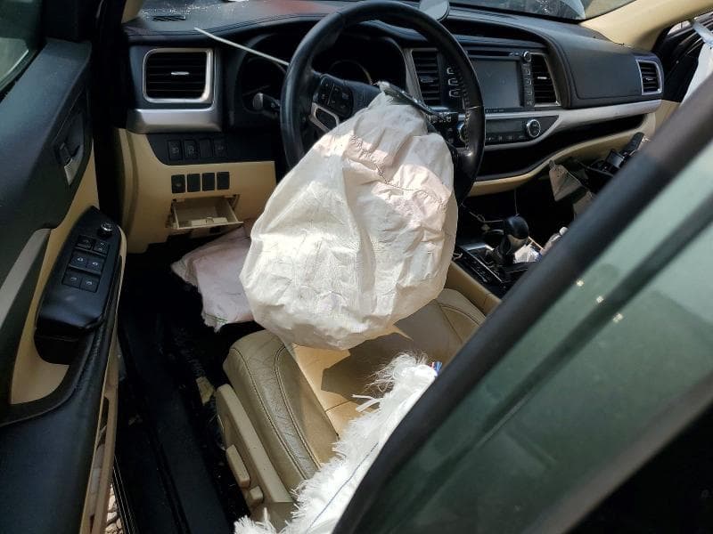 2018 TOYOTA HIGHLANDER XLE 8