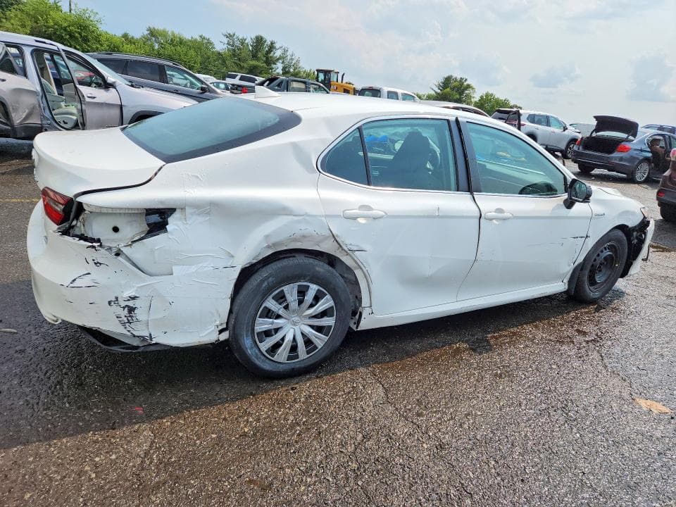 2021 TOYOTA CAMRY LE 3