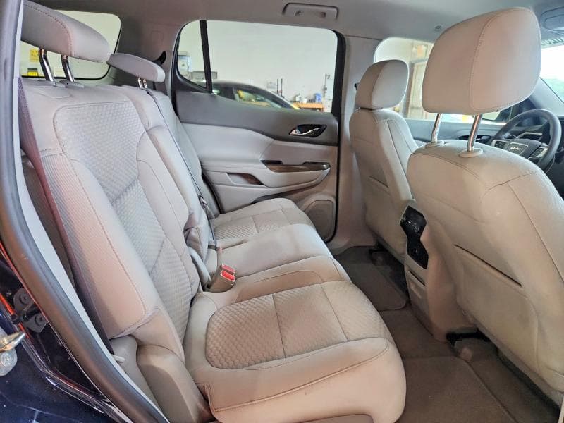 2017 GMC ACADIA SLE 11