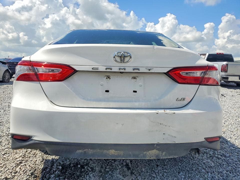 2018 TOYOTA CAMRY LE 6