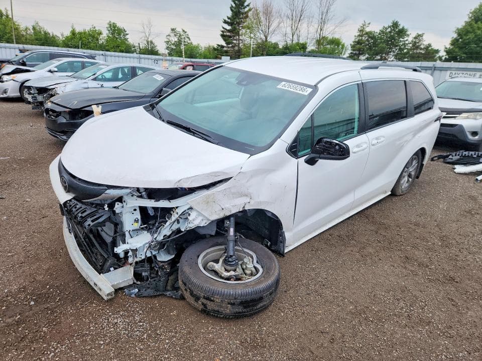 2026 TOYOTA SIENNA LE - 1