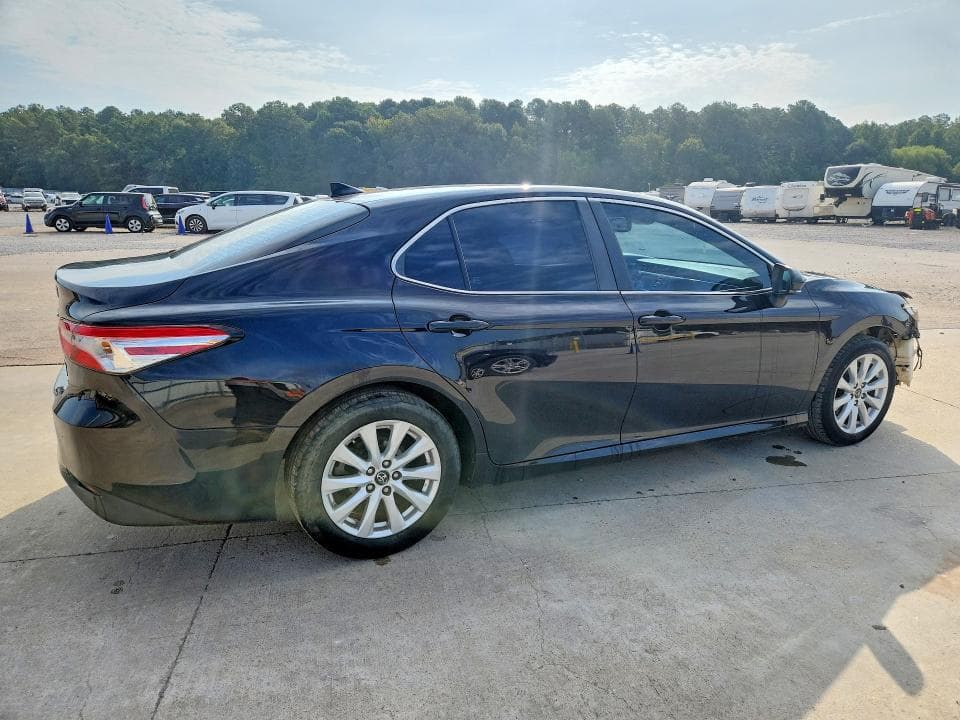 2019 TOYOTA CAMRY LE 3