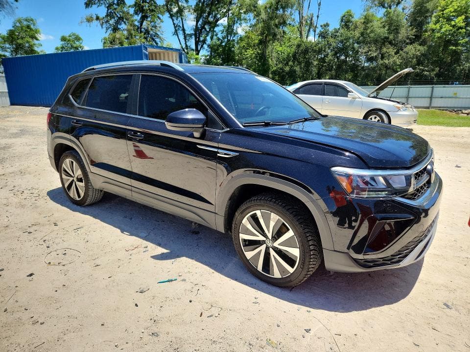 2024 VOLKSWAGEN TAOS SE 4