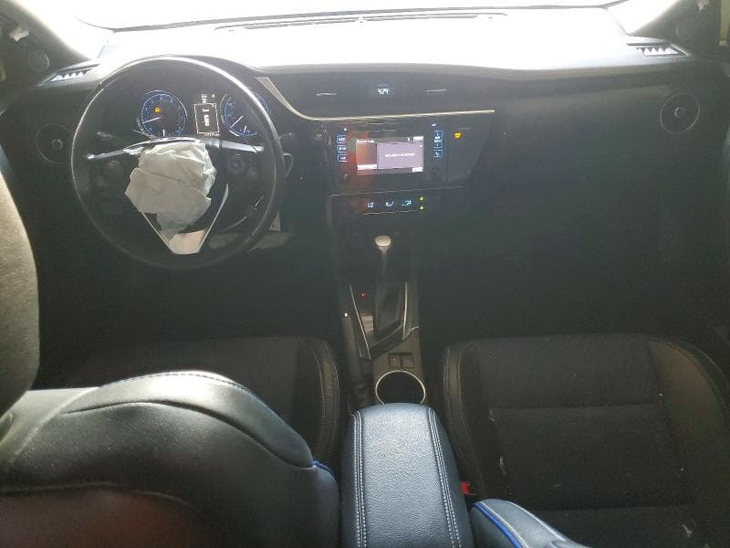 2017 TOYOTA COROLLA SE 8