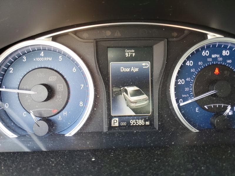2017 TOYOTA CAMRY LE 9