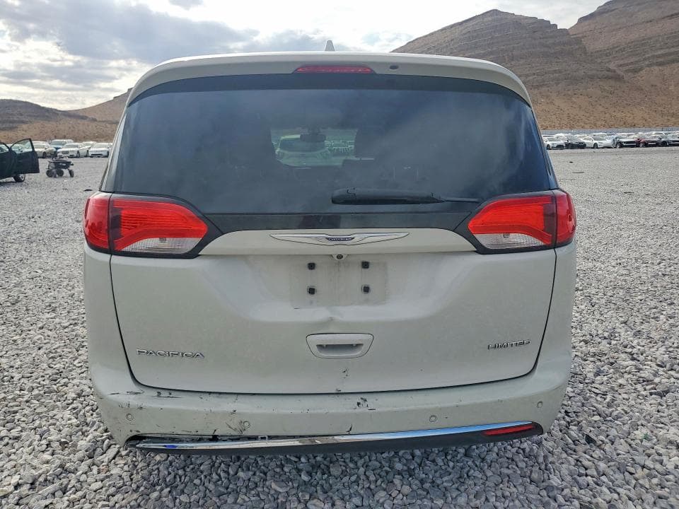 2020 CHRYSLER PACIFICA LIMITED 6