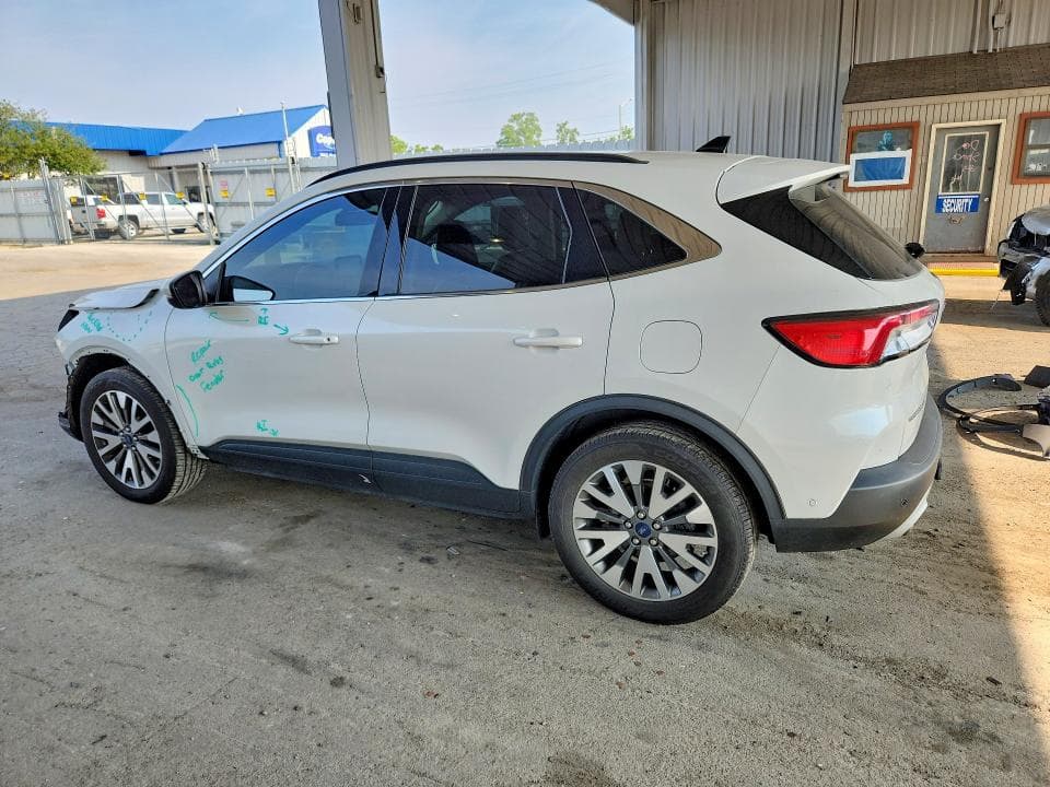 2020 FORD ESCAPE TITANIUM 2