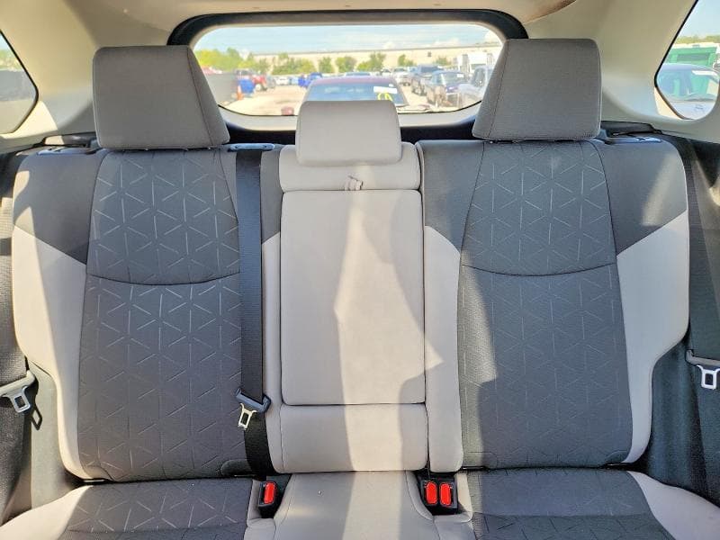 2020 TOYOTA RAV4 XLE 10