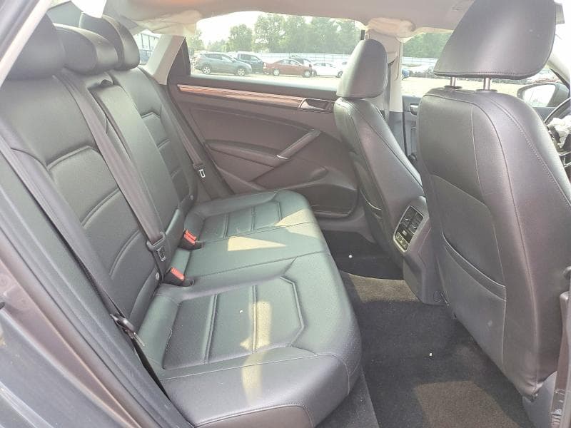 2017 VOLKSWAGEN PASSAT SE 10