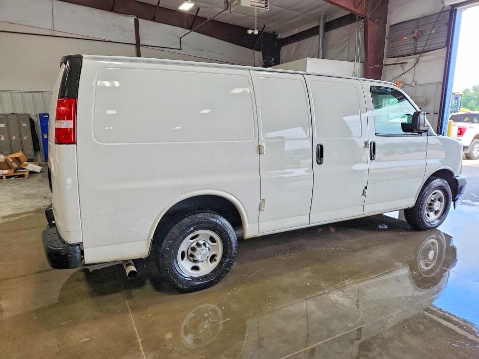 2017 CHEVROLET EXPRESS G2500 3