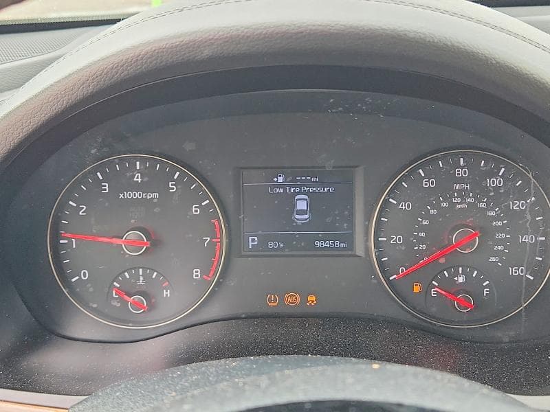 2017 KIA CADENZA PREMIUM 9