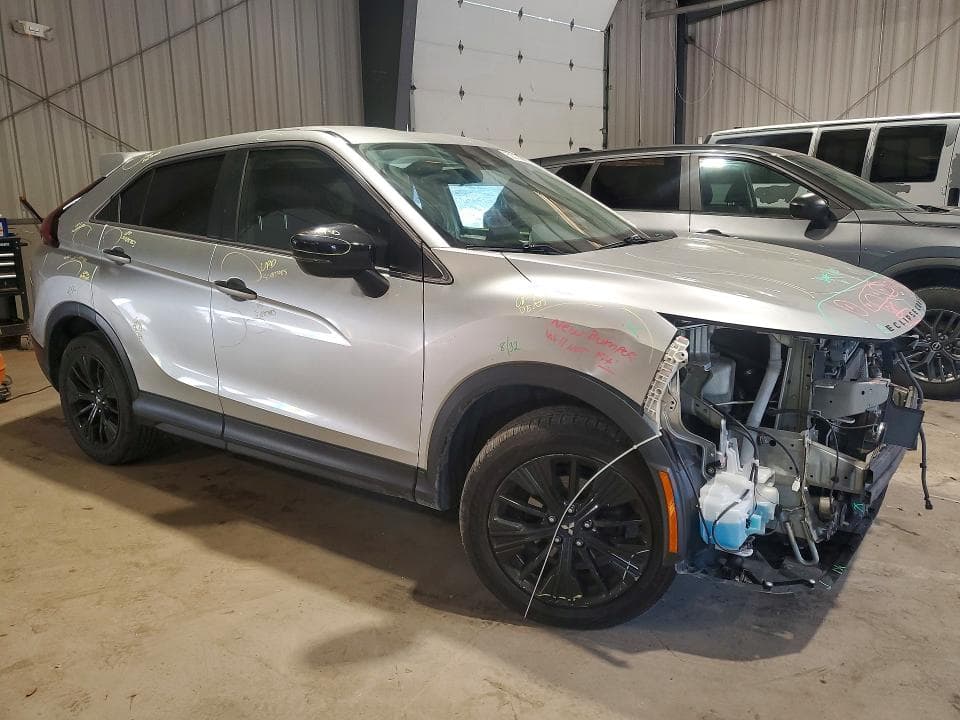 2022 MITSUBISHI ECLIPSE CROSS LE 4