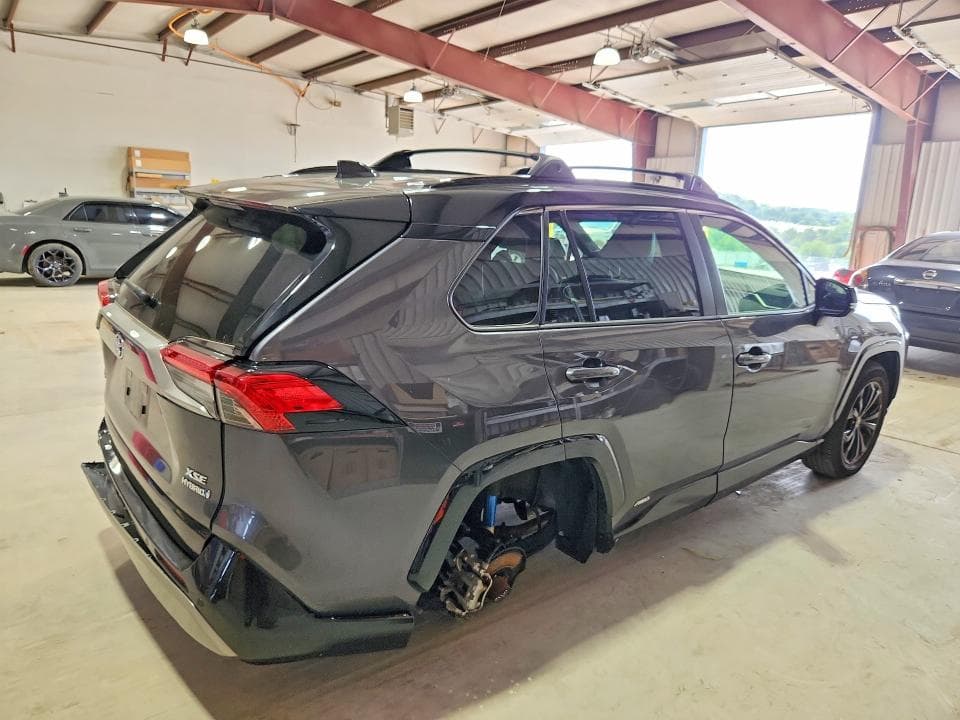 2024 TOYOTA RAV4 XSE 3