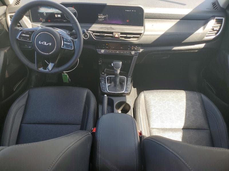 2024 KIA SELTOS EX 8